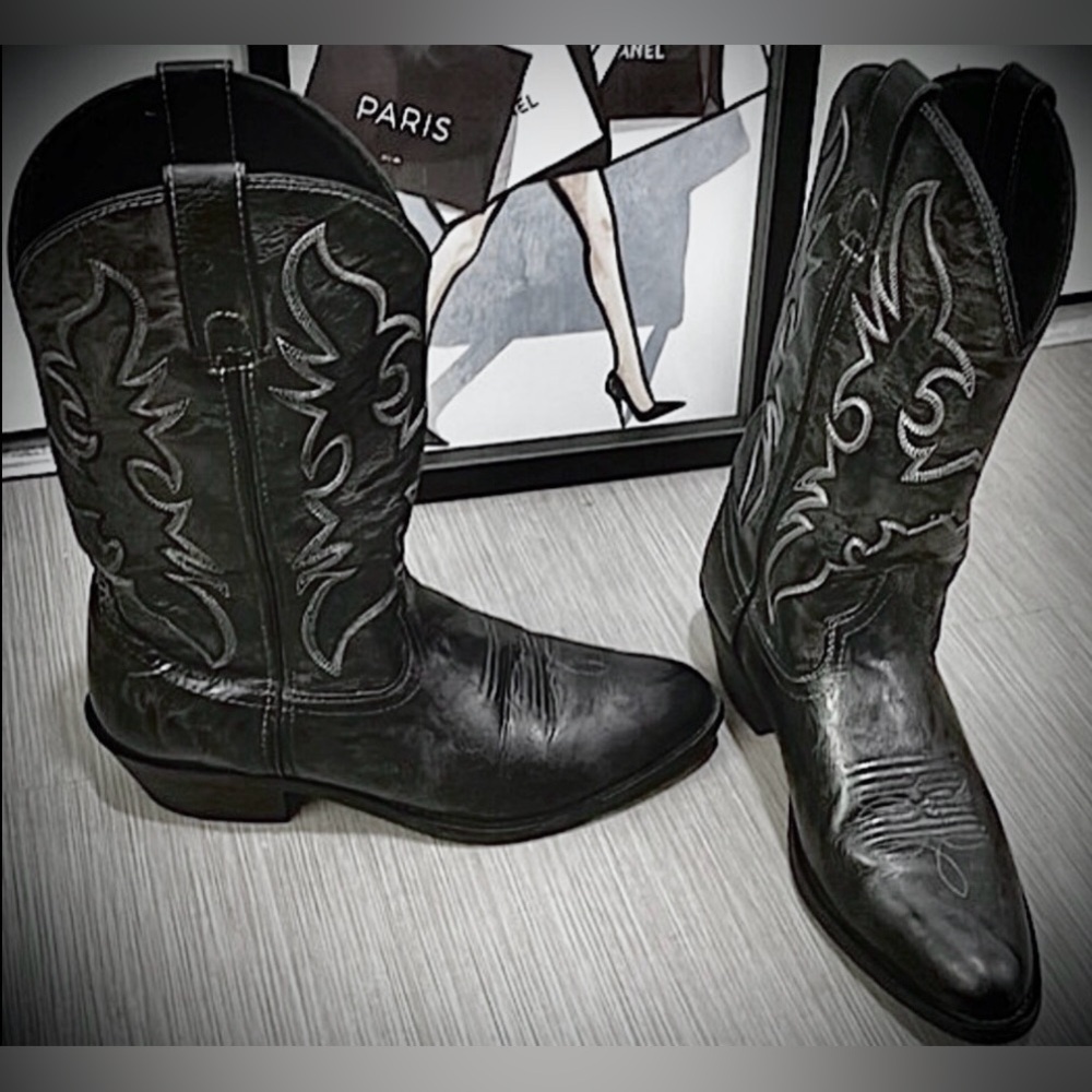 Dingo Faux Leather western cowboy boots in black color Size 9.5 D